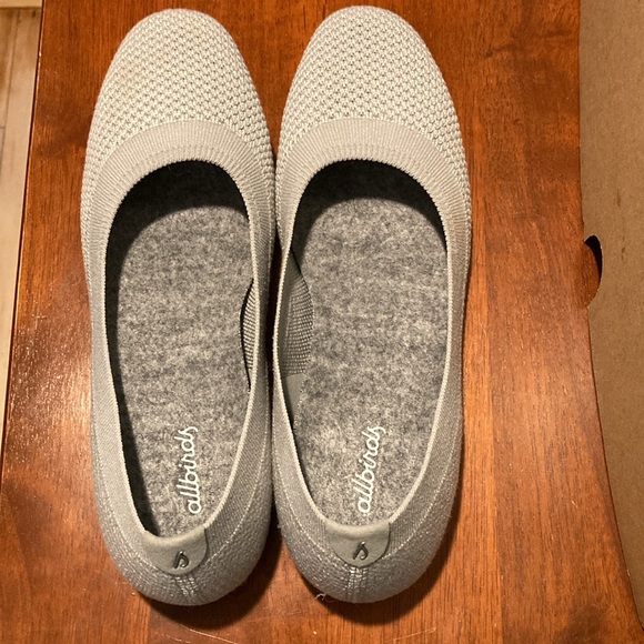 Light-gray Allbirds flats, size 7.5 - Picture 3 of 9